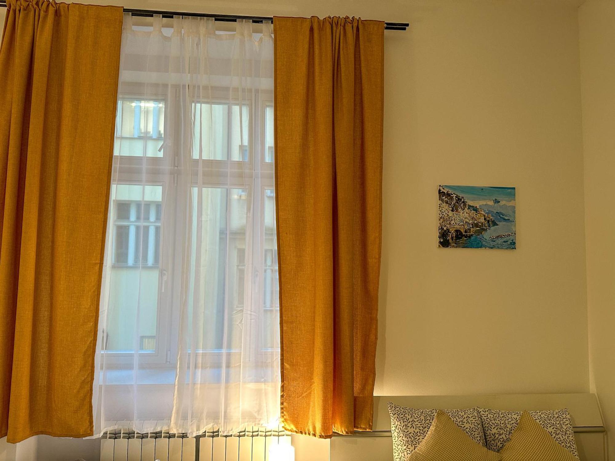 Cozy By Wenceslas Square And Main Train Station Praga
